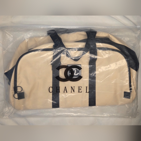 CHANEL Cream And Black Logo Duffle Bag - Picture 9 of 9
